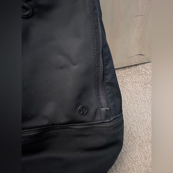 Lululemon backpack USED fair condition - Picture 2 of 9
